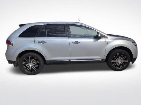 Used 2013 Lincoln MKX AWD image 11