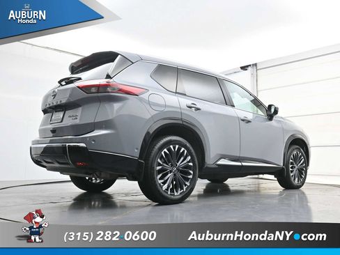 Used 2024 Nissan Rogue Platinum w/ Platinum Premium Package AWD/4WD image 25