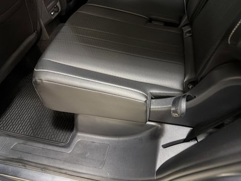 Certified 2024 Volkswagen Tiguan SE R-Line w/ MDO Package, Three-Row image 23