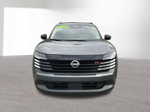 Used 2025 Nissan Kicks SR AWD/4WD image 2