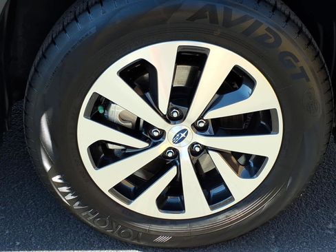 Certified 2025 Subaru Outback Premium w/ Popular Package #1A image 9