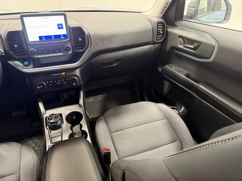 Used 2023 Ford Bronco Sport Badlands image 39