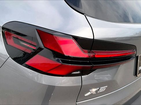 New 2026 BMW X5 xDrive40i w/ Climate Comfort Package image 14