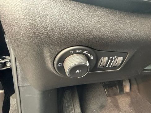 Used 2026 Jeep Compass Limited w/ Sun, Sound & Navigation Group AWD/4WD image 11