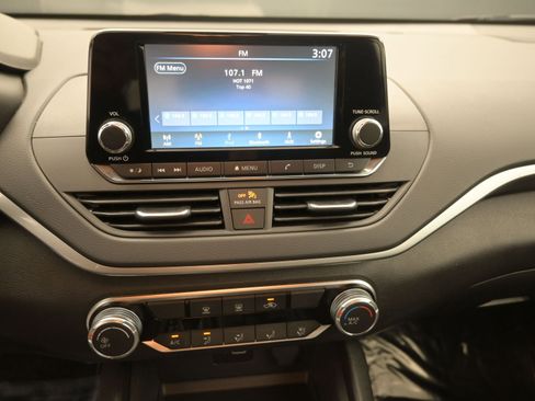 Used 2024 Nissan Altima 2.5 S image 15