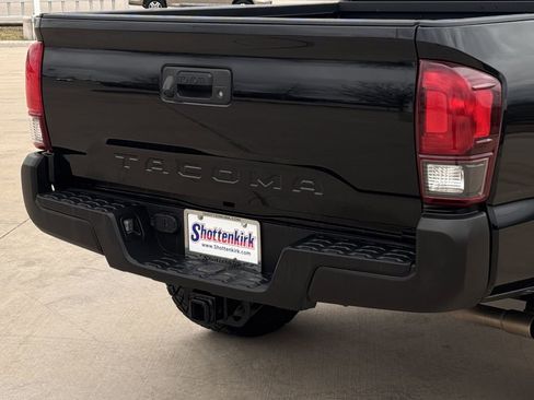 Used 2020 Toyota Tacoma SR5 image 6