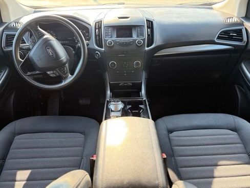 Used 2019 Ford Edge SE FWD image 16