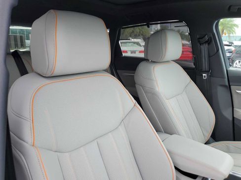 Certified 2024 Audi Q8 e-tron Prestige w/ Prestige Package AWD/4WD image 20