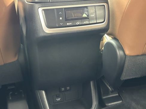 Used 2018 Toyota Highlander Limited AWD/4WD image 27