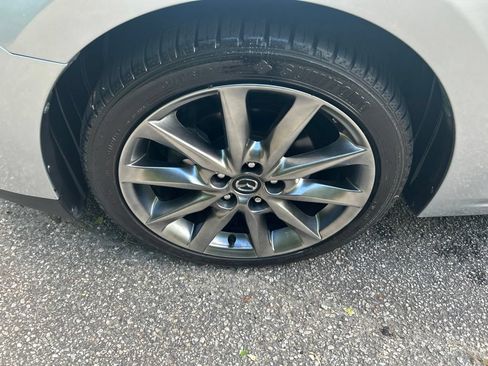 Used 2018 MAZDA MAZDA3 Touring FWD image 11