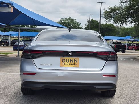 Used 2025 Honda Accord SE image 4