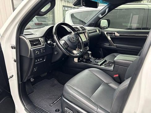 Used 2020 Lexus GX 460 Premium w/ Premium Package AWD/4WD image 6