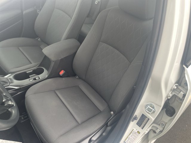 Used 2025 Toyota Corolla LE FWD image 17