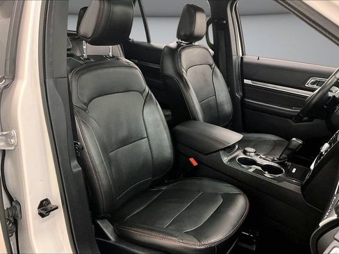 Used 2018 Ford Explorer Sport w/ Equipment Group 401A AWD/4WD image 30