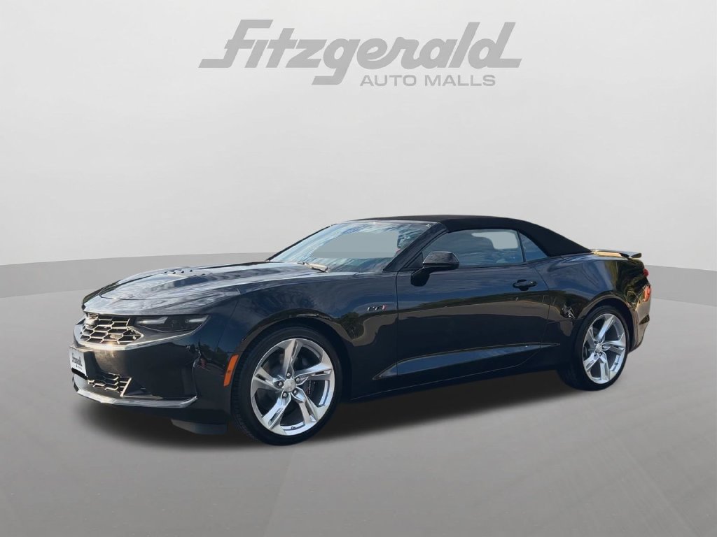 Used 2023 Chevrolet Camaro LT w/ Technology Package RWD image 4