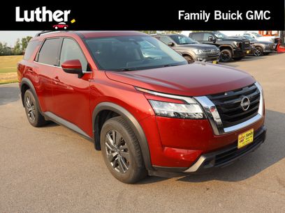 Used 2022 Nissan Pathfinder SV w/ SV Premium Package
