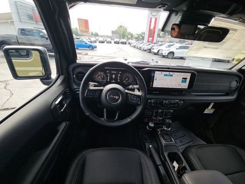 New 2025 Jeep Wrangler Unlimited Rubicon 392 image 31