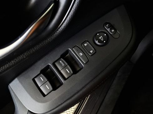 Used 2025 Honda HR-V LX image 25