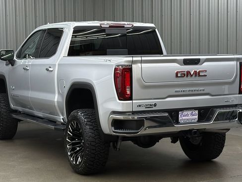 Used 2022 GMC Sierra 1500 SLT w/ SLT Convenience Package AWD/4WD image 3