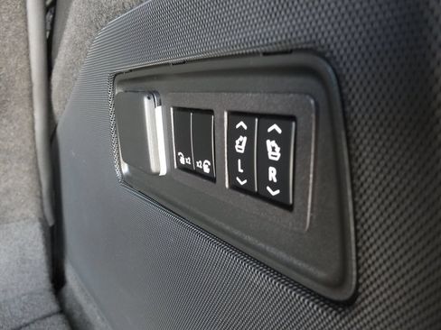 Used 2024 Cadillac Escalade Premium Luxury AWD/4WD image 23