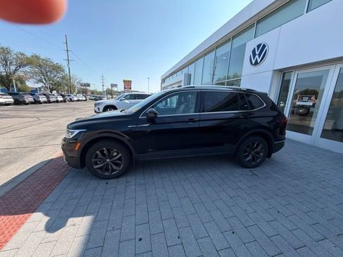 Used 2024 Volkswagen Tiguan SE FWD image 5