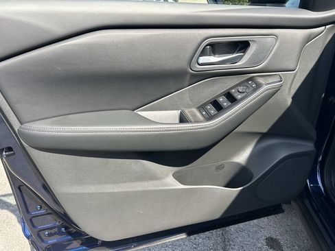 New 2026 Nissan Rogue SV AWD/4WD image 18