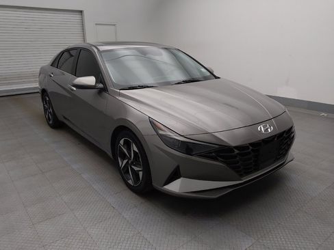 Used 2021 Hyundai Elantra Limited image 13