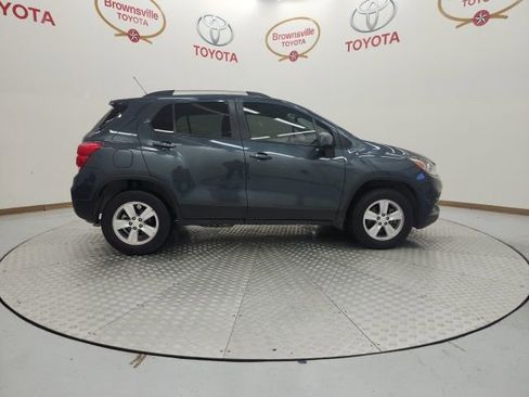 Used 2022 Chevrolet Trax LT w/ Driver Confidence Package image 3