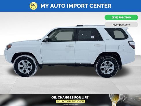 Used 2024 Toyota 4Runner SR5 Premium image 4