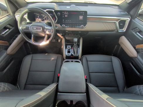 Certified 2025 GMC Canyon Denali image 18