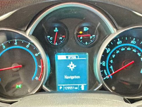 Used 2013 Chevrolet Cruze LS FWD image 12