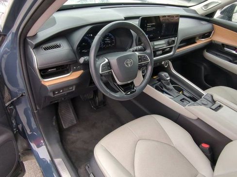 Certified 2024 Toyota Grand Highlander Limited image 9