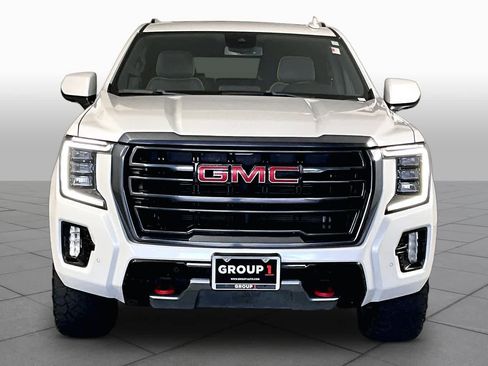 Used 2023 GMC Yukon XL AT4 image 4