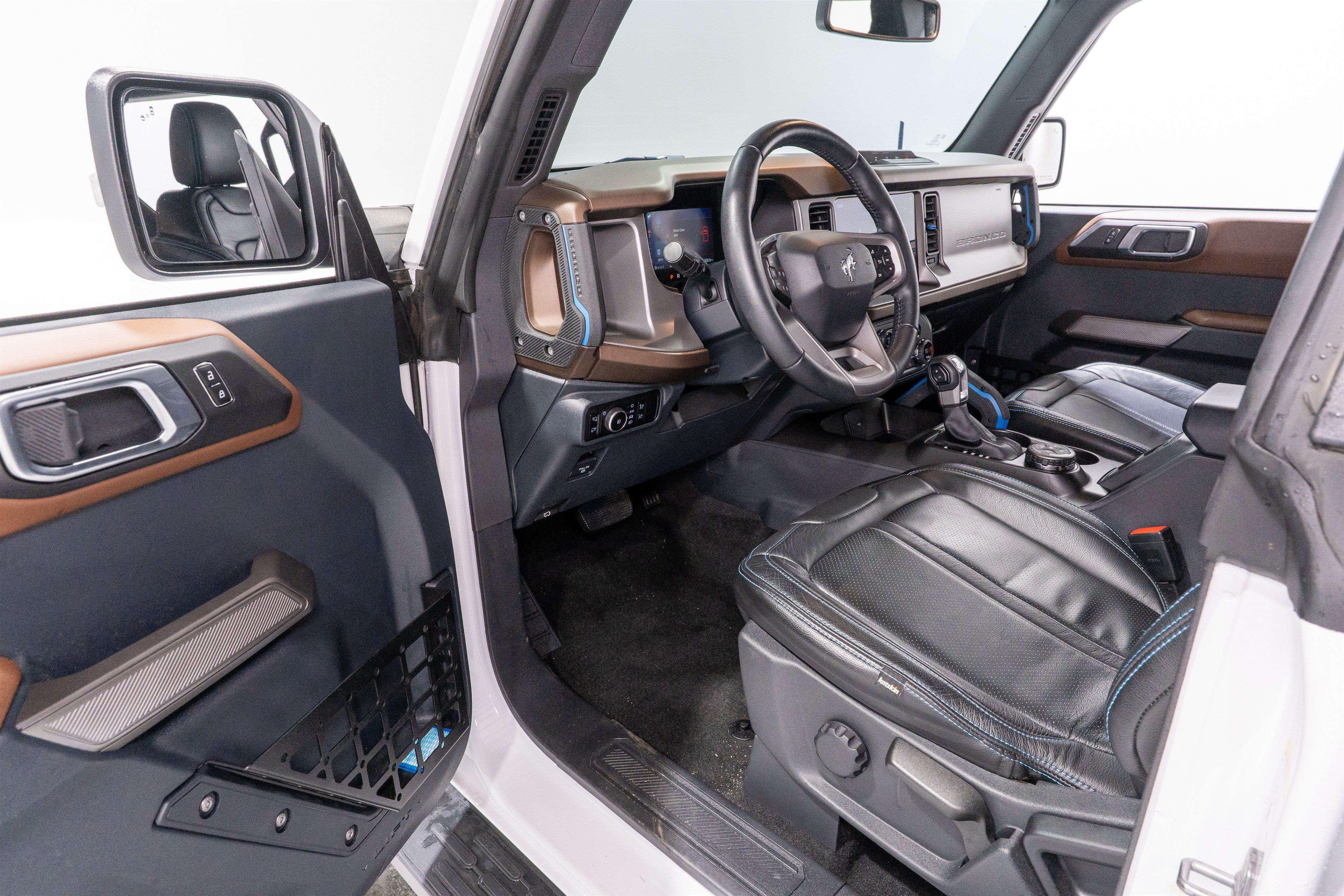 Used 2023 Ford Bronco Outer Banks AWD/4WD image 13