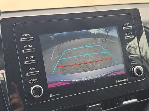 Used 2021 Toyota Camry LE FWD image 19