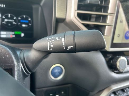 Used 2024 Toyota Tundra Limited image 24