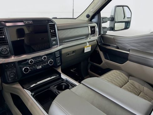 New 2026 Ford F250 Platinum w/ Platinum Plus Package AWD/4WD image 28