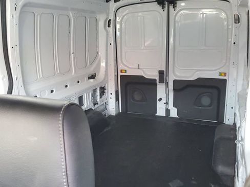 Used 2022 Ford E-Transit Medium Roof image 21