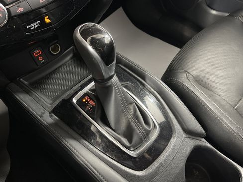 Used 2017 Nissan Rogue SL w/ SL Premium Package image 25