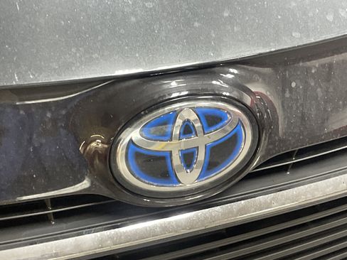 Used 2024 Toyota Venza Nightshade image 6