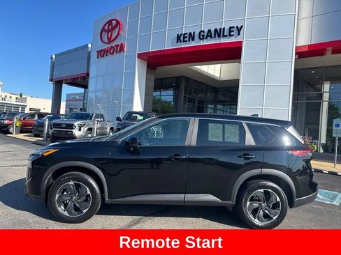 Used 2025 Nissan Rogue SV FWD image 3