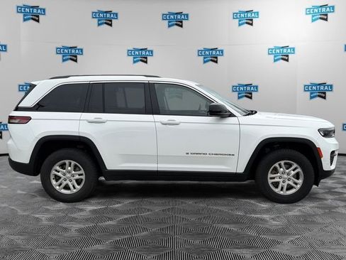 Used 2023 Jeep Grand Cherokee Laredo w/ Luxury Tech Group I AWD/4WD image 7