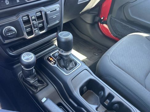 Certified 2022 Jeep Gladiator Sport image 24