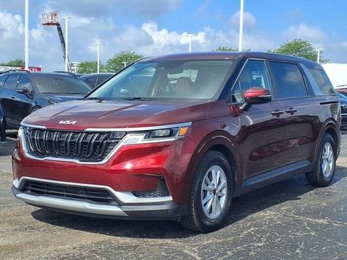 Certified 2024 Kia Carnival LX image 2