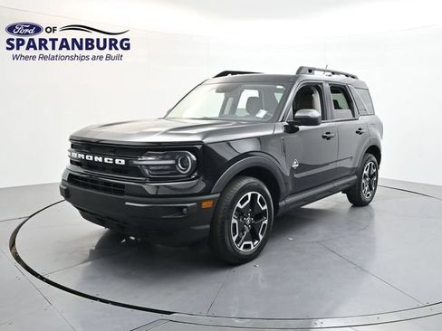 Used 2024 Ford Bronco Sport Outer Banks w/ Tech Package AWD/4WD image 3