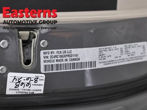 Used 2023 Chrysler Pacifica Touring-L FWD image 36