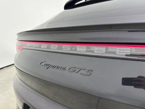 Certified 2022 Porsche Cayenne GTS AWD/4WD image 18