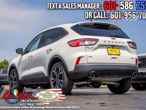 Certified 2022 Ford Escape SE w/ SE Sport Appearance Package AWD/4WD image 3