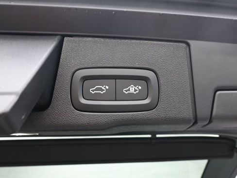 New 2027 Volvo XC60 B5 Plus AWD/4WD image 33