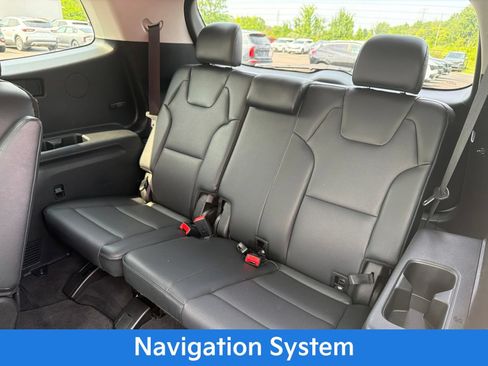 Used 2023 Kia Telluride EX w/ EX Captain's Chair Package FWD image 22